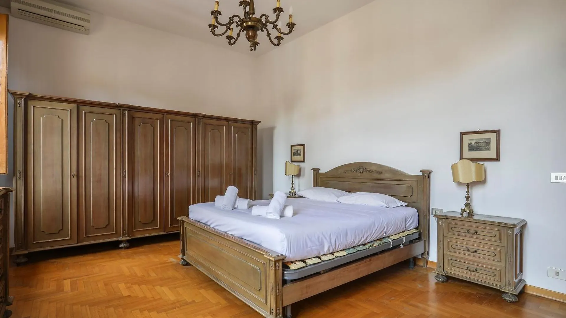Spacious 3 Bedroom Apartment Florencie